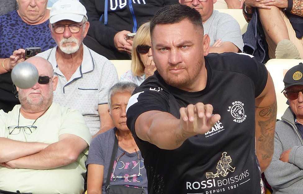 Faralli, tout seul en haut Faralli, tout seul en haut