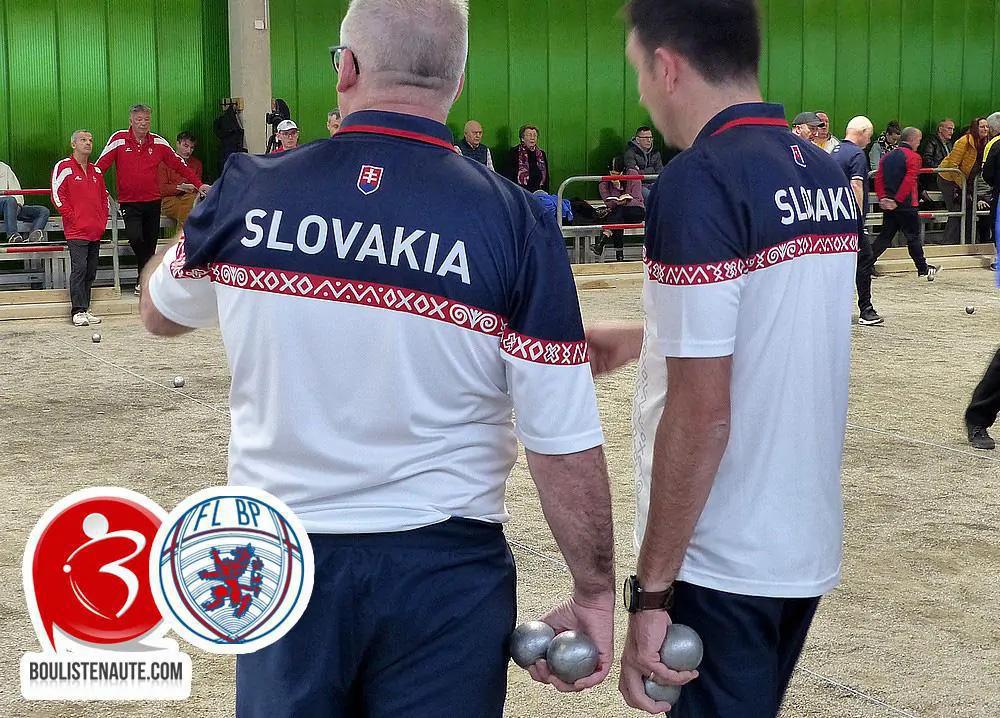 La pétanque se croit mondiale. Elle ne l'est pas encore !