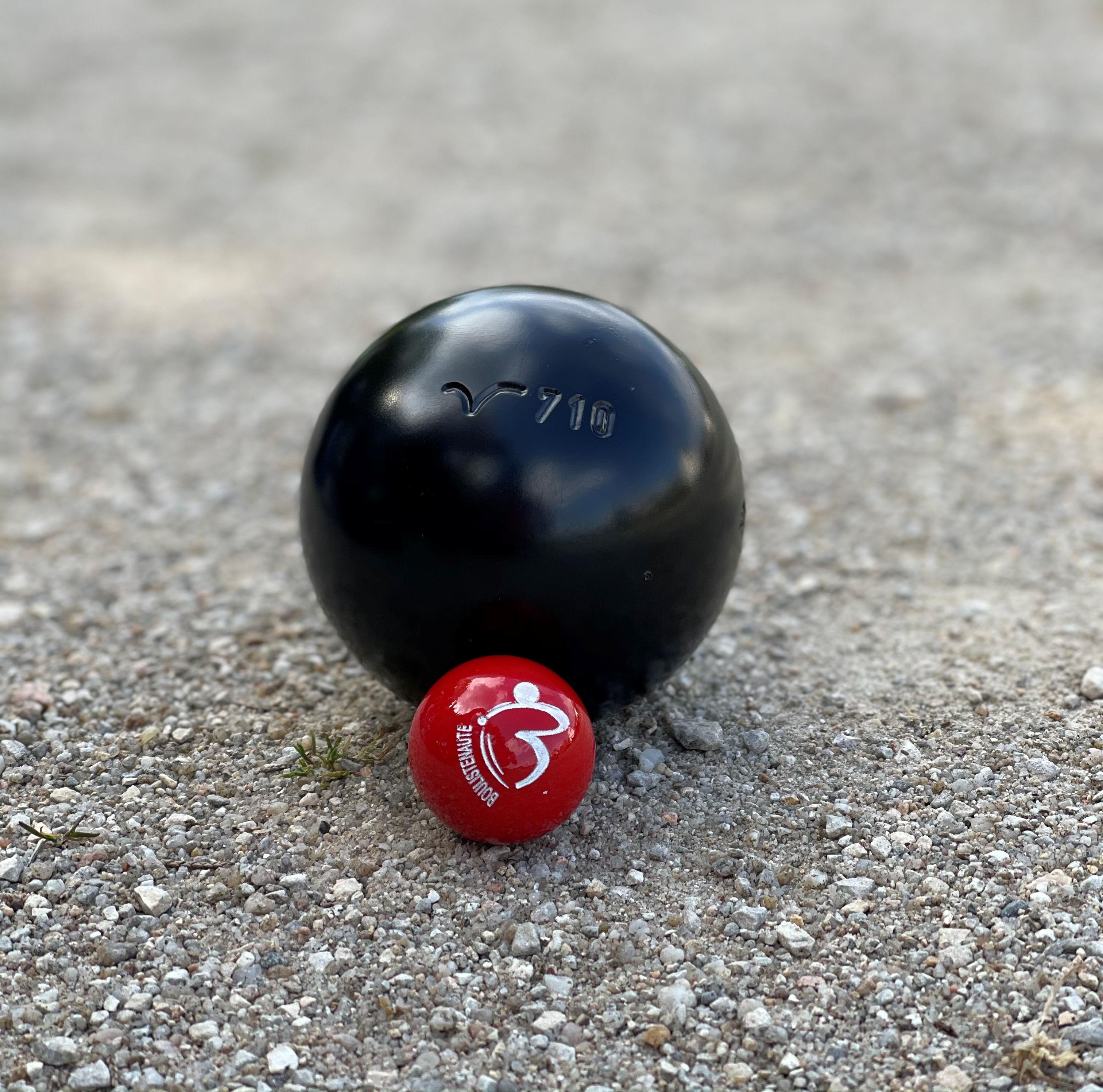 Triplette De Pétanque Ferry – 3 Boules Noires Modèle Loisir Compétition – Avec étui Tube, Corde Et Cochonnet