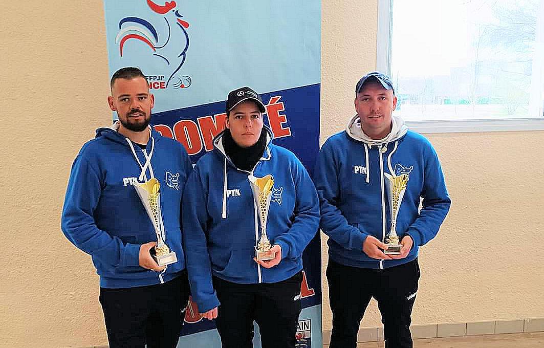 Frères et soeur champions de l'Ain triplette à pétanque mixte 2023
