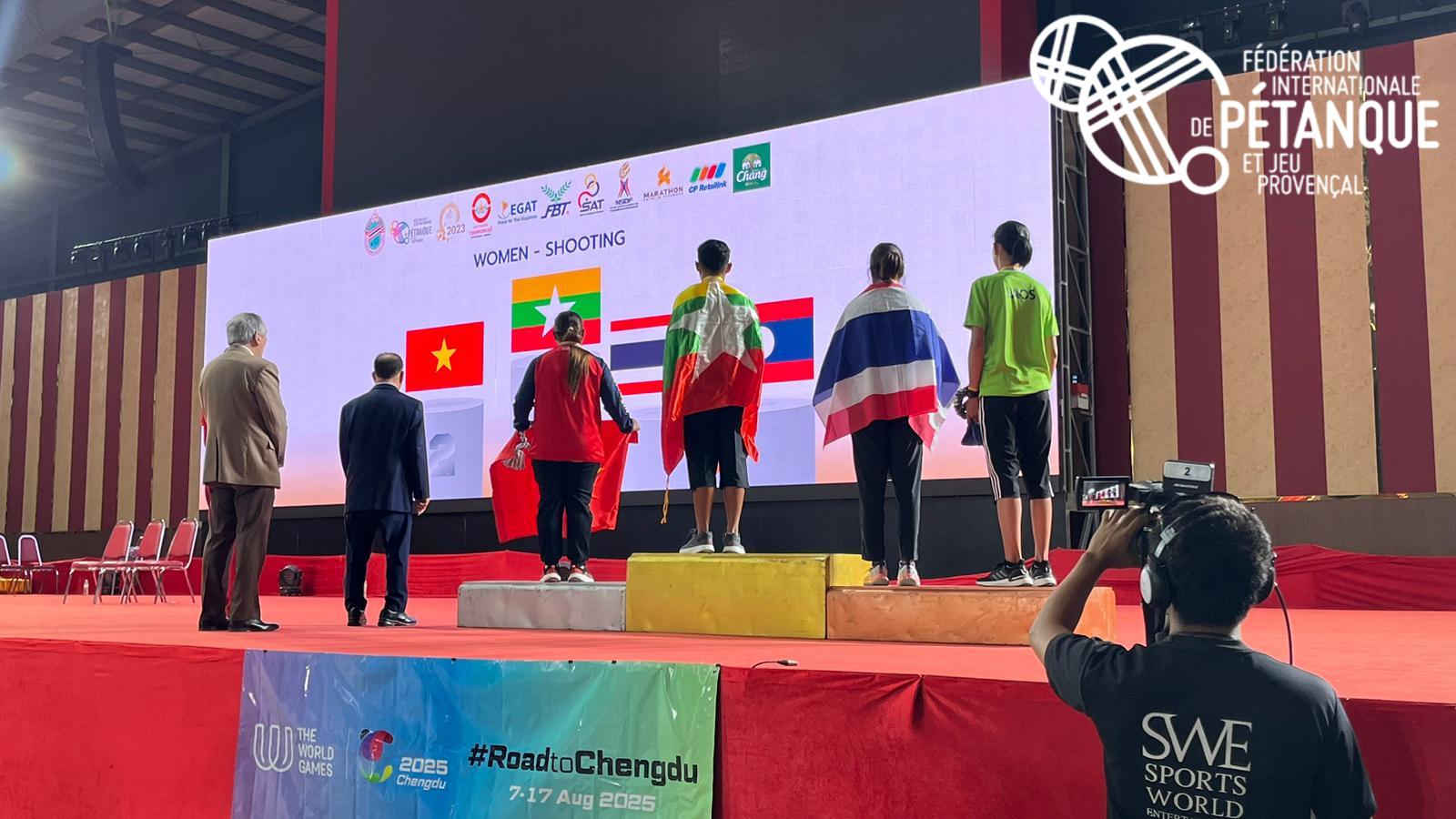 La Birmane Khin CHERRY THET Championne du Monde de tir de précision 2023 à Bangkok - Podium 02