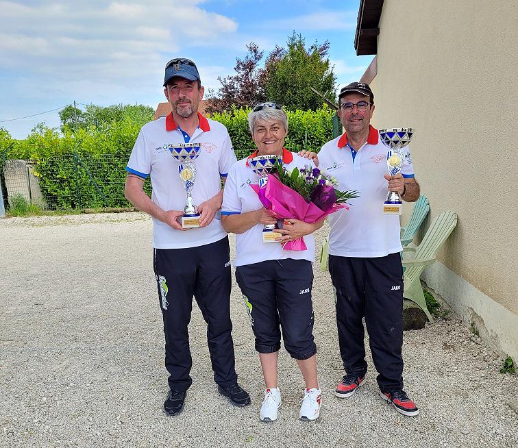 Champions de l'Aube triplette mixte à pétanque 2024 à Nogent sur Seine