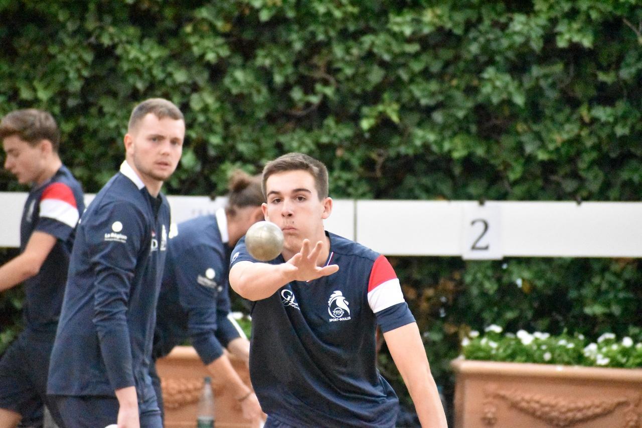 Le Français Jules Arnaud, victorieux en tir rapide en double U18 avec Loic Nury (photo Loic Poire)