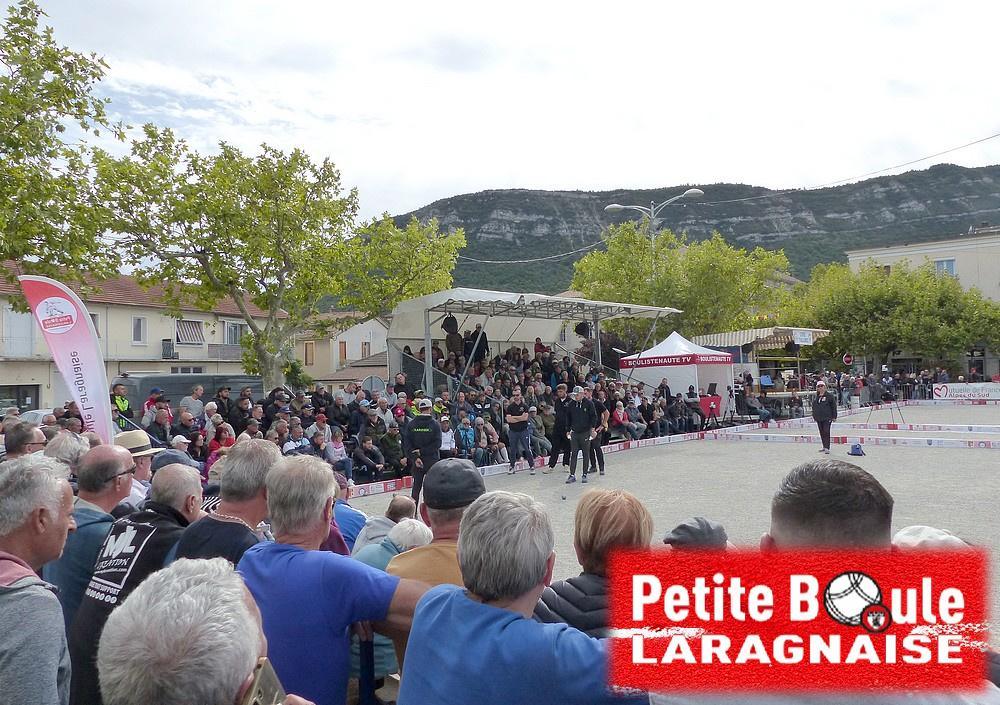 La pétanque, c'est des joueurs et du monde atour - 71e National de Laragne-Monteglin (Hautes-Alpes) - Pétanque 2025
