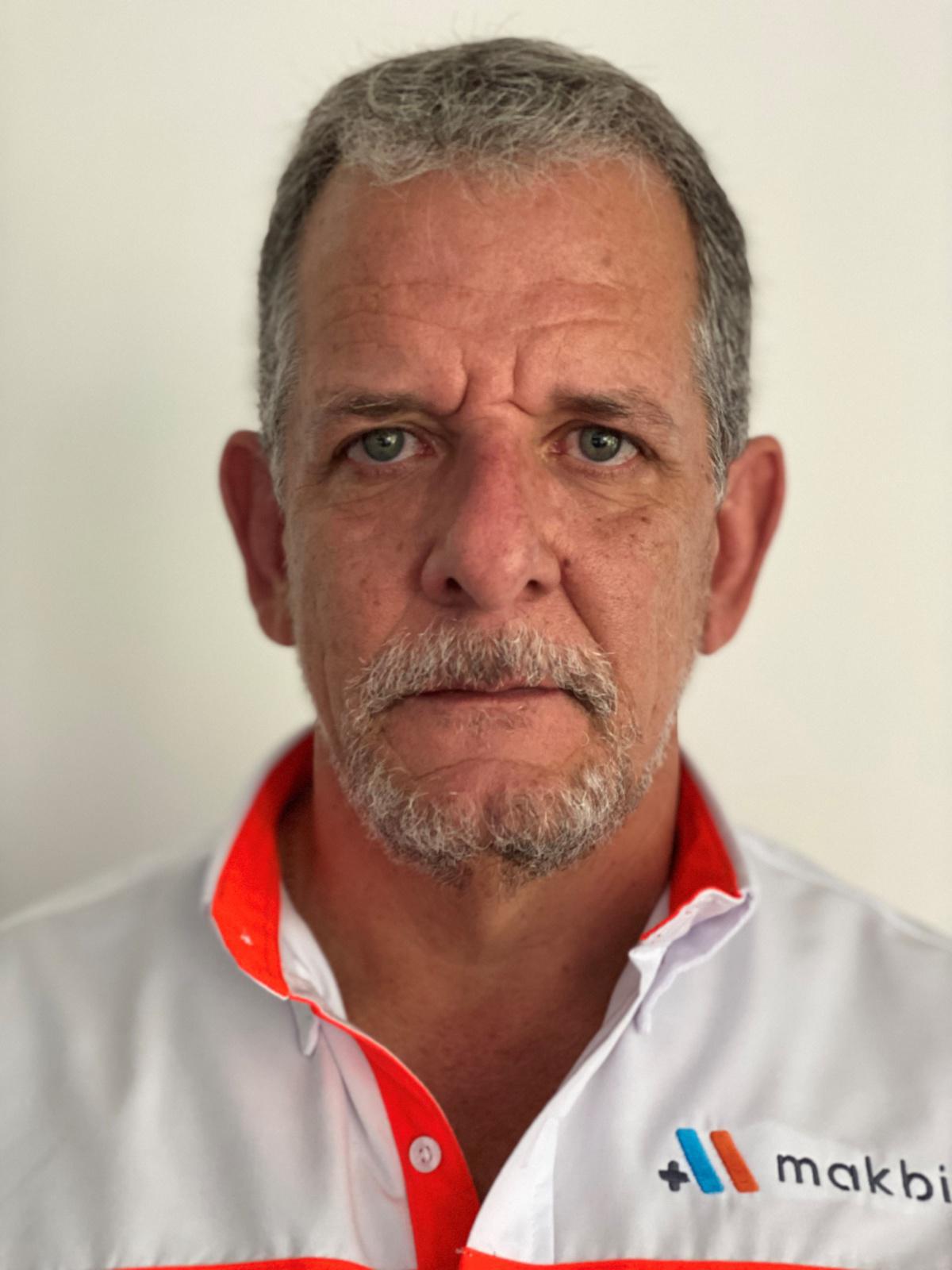 Carlos Esquivel 