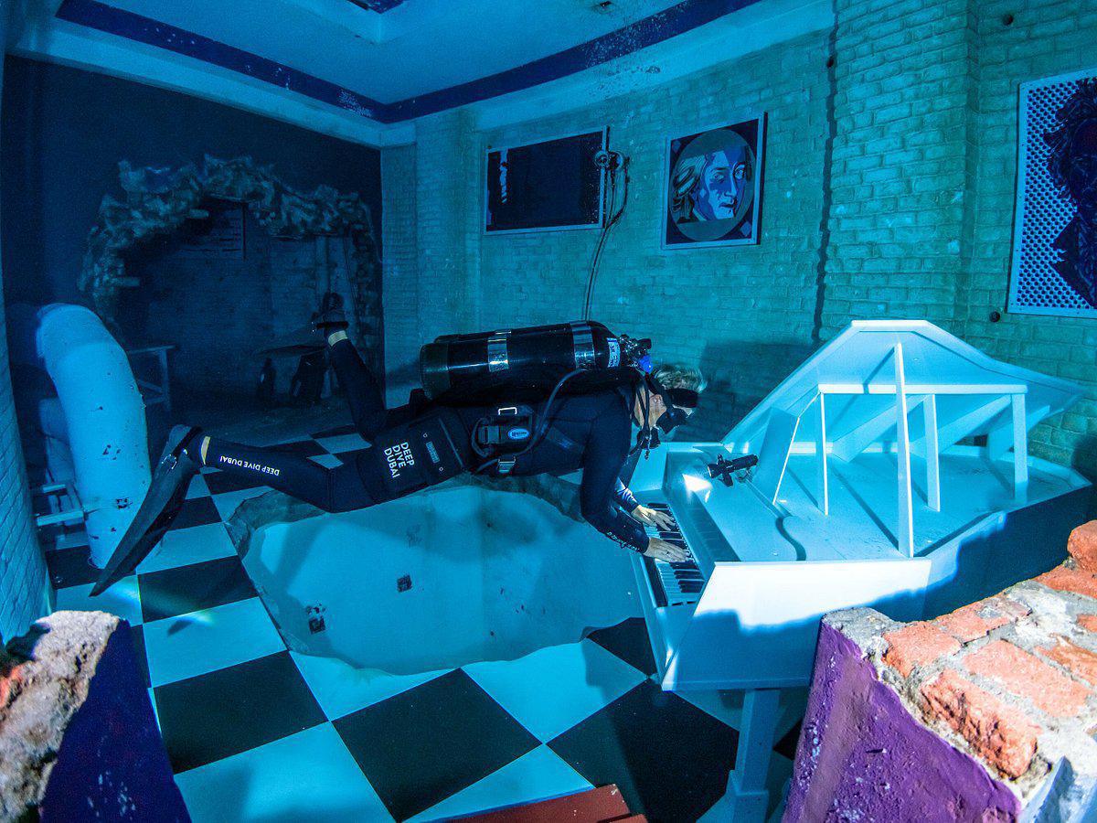 Deep Dive Dubai