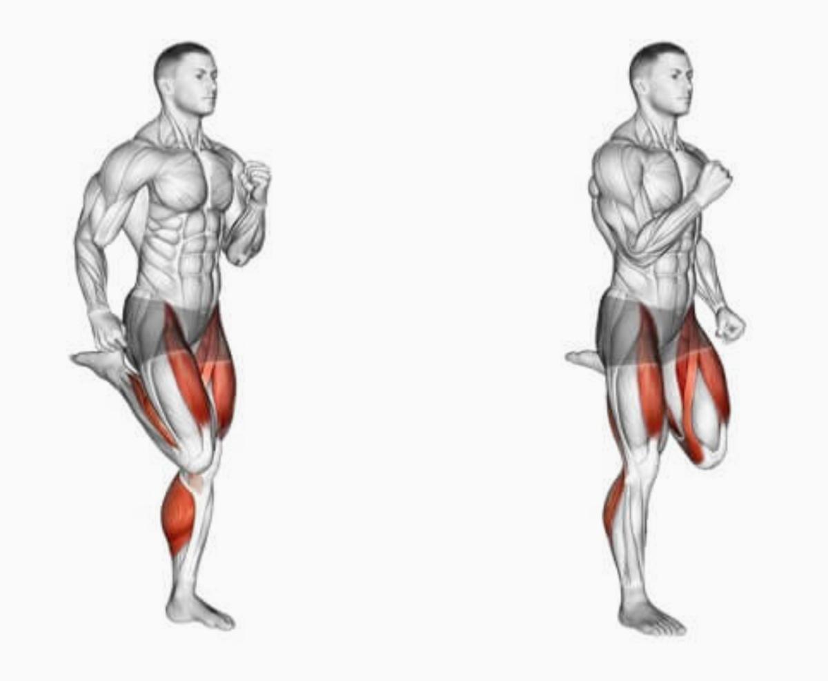 TROTE CON FLEXIÓN DE RODILLA HACIA ATRÁS