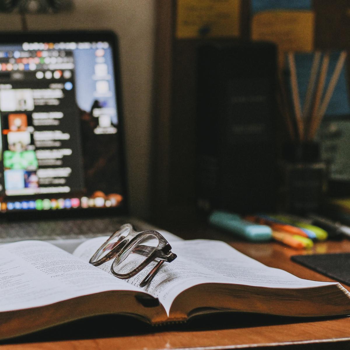 書卷主題班 (網上) 書卷主題班 (網上)