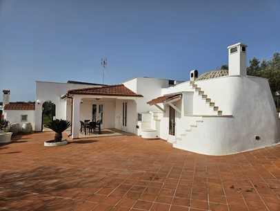 Location saisonnière OSTUNI (Pouilles - Italie du Sud)