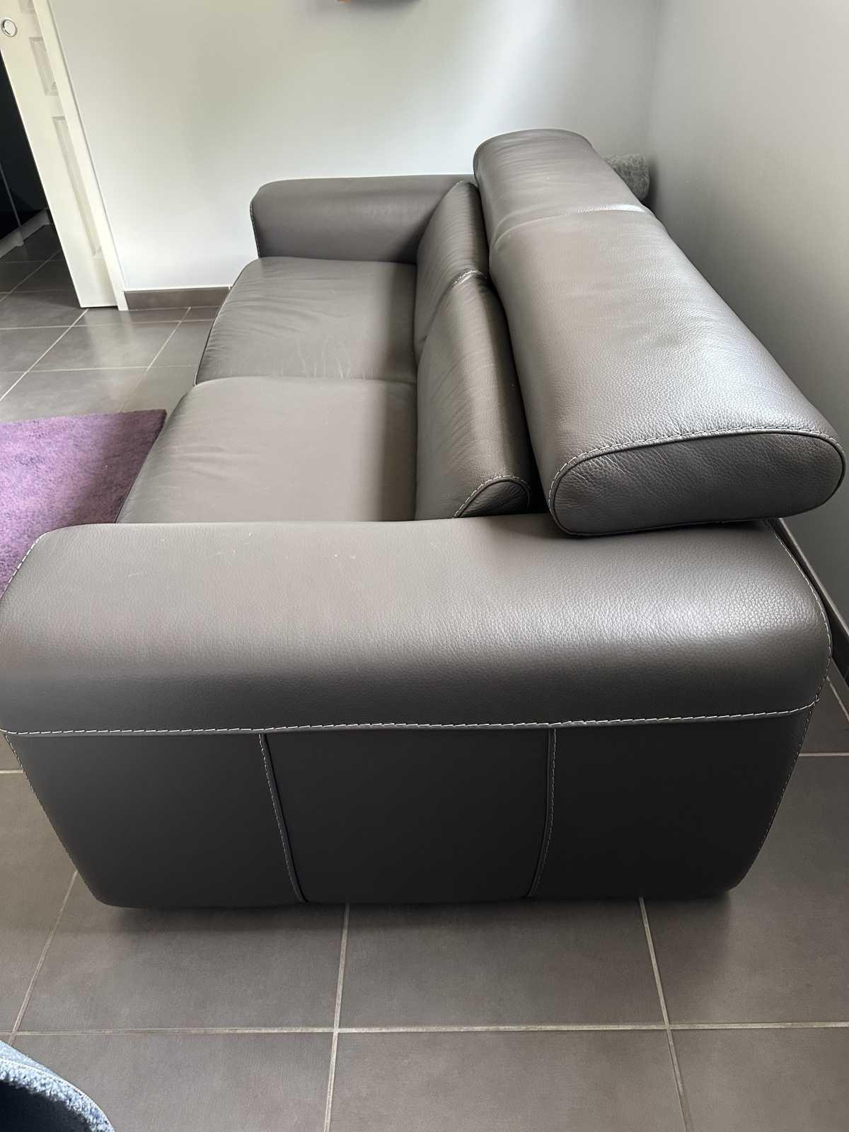 CANAPE 3 PLACES EN CUIR