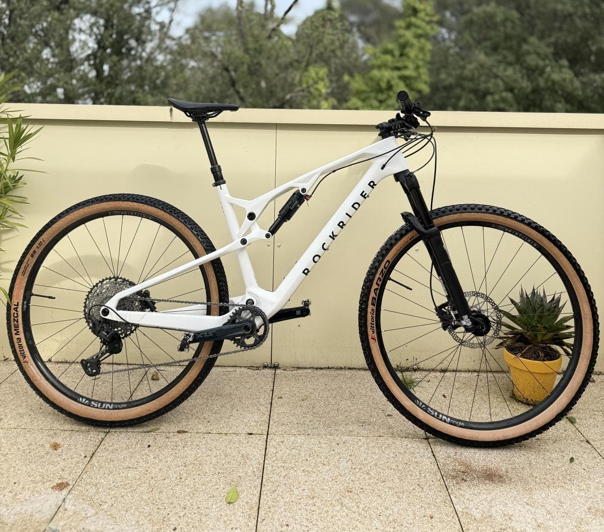 ROCKRIDER VTT tout suspendu XC cadre carbone RACE 900 S, Blanc