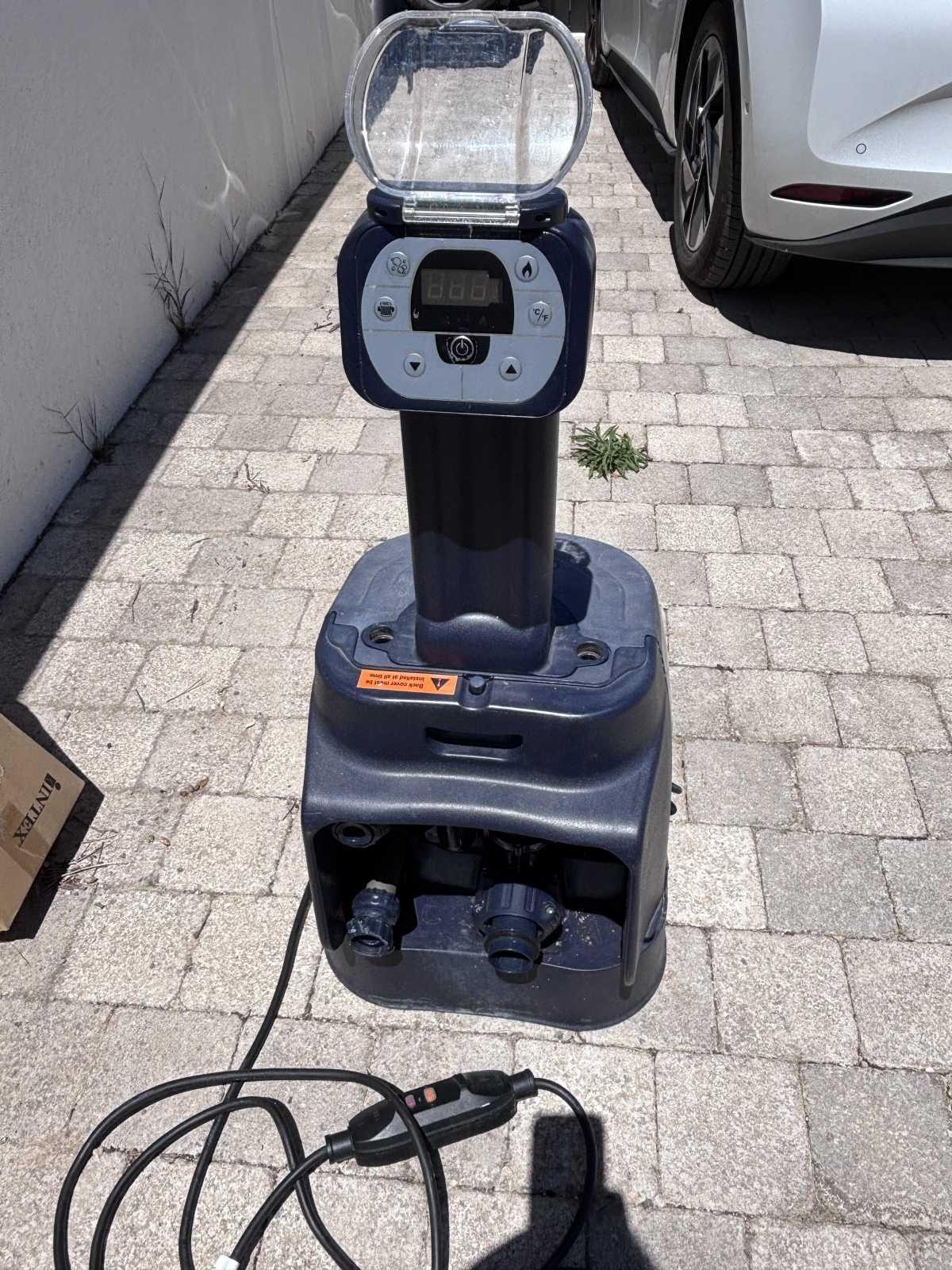 Spa gonflable bleu Intex 4 personnes