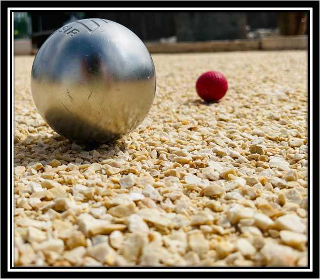 La pétanque naturiste (gratuite) La pétanque naturiste (gratuite)