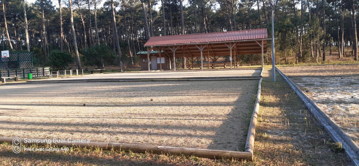 La pétanque naturiste (gratuite) La pétanque naturiste (gratuite)