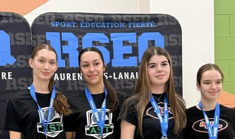 Championnats régionaux de badminton : une récolte exceptionnelle pour l’AST 🏸
