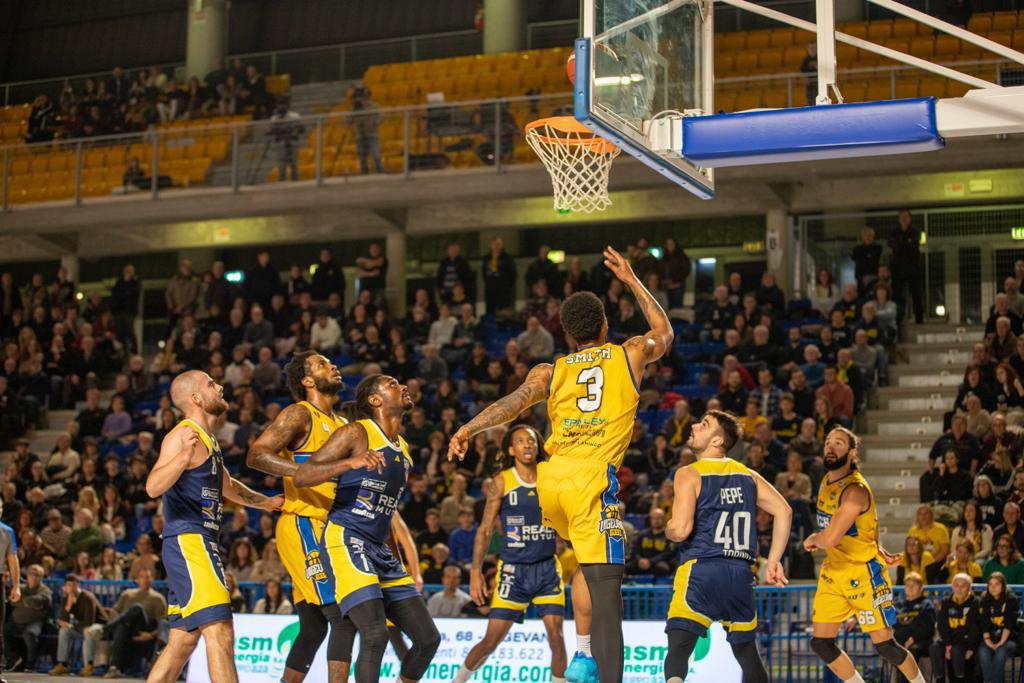 Vigevano è travolgente: Torino battuta 82-73 Vigevano è travolgente: Torino battuta 82-73