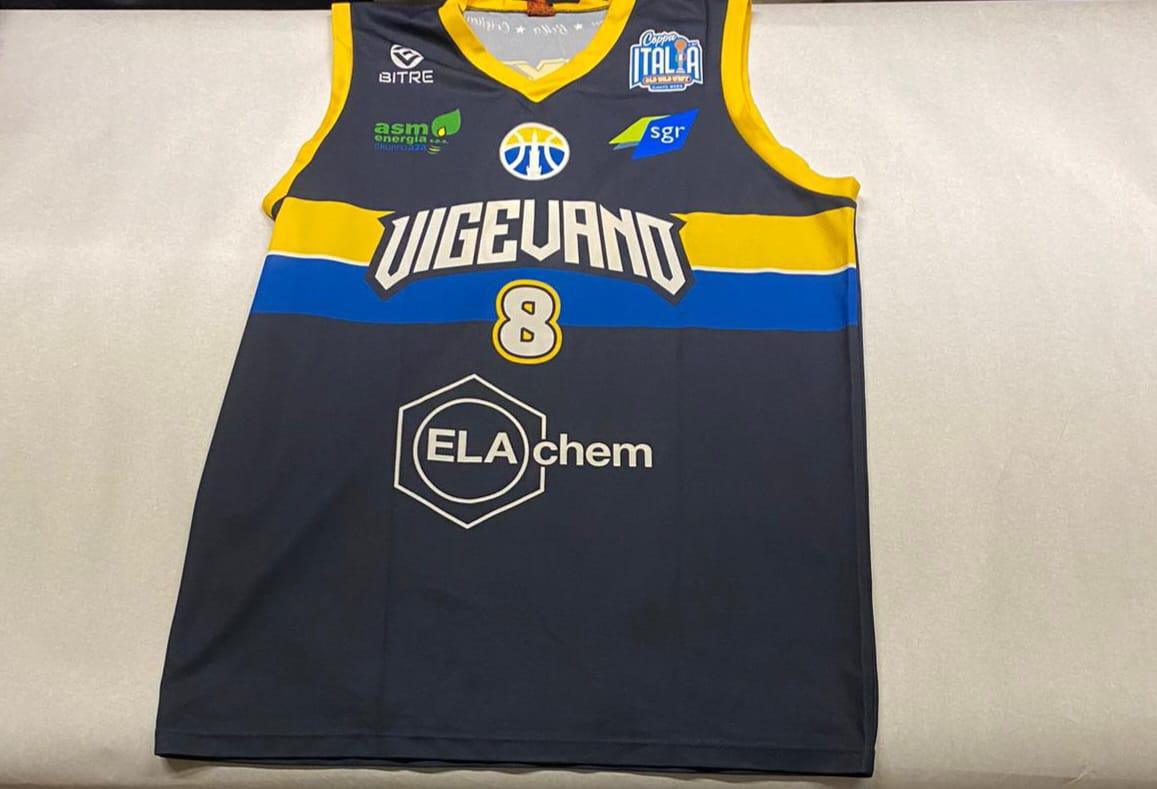 Le maglie della storica promozione in serie A2 all'asta per sostenere le trasferte dei tifosi gialloblu Le maglie della storica promozione in serie A2 all'asta per sostenere le trasferte dei tifosi gialloblu