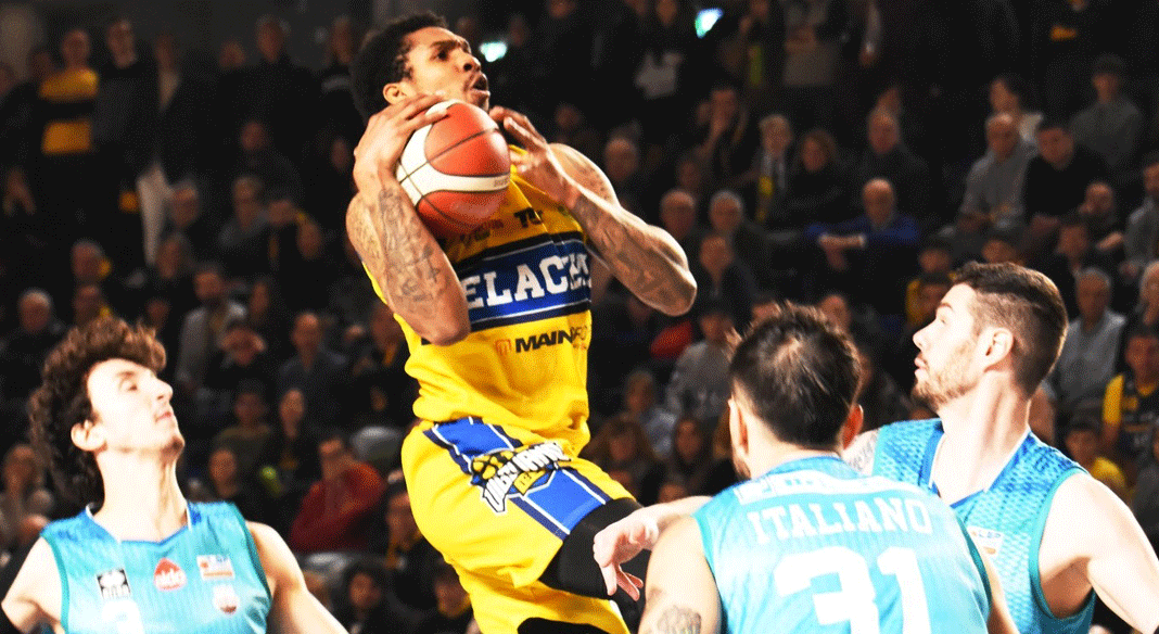 Smith "MVP Ducale" della 21a giornata, raggiunge Peroni in vetta alla generale Smith "MVP Ducale" della 21a giornata, raggiunge Peroni in vetta alla generale