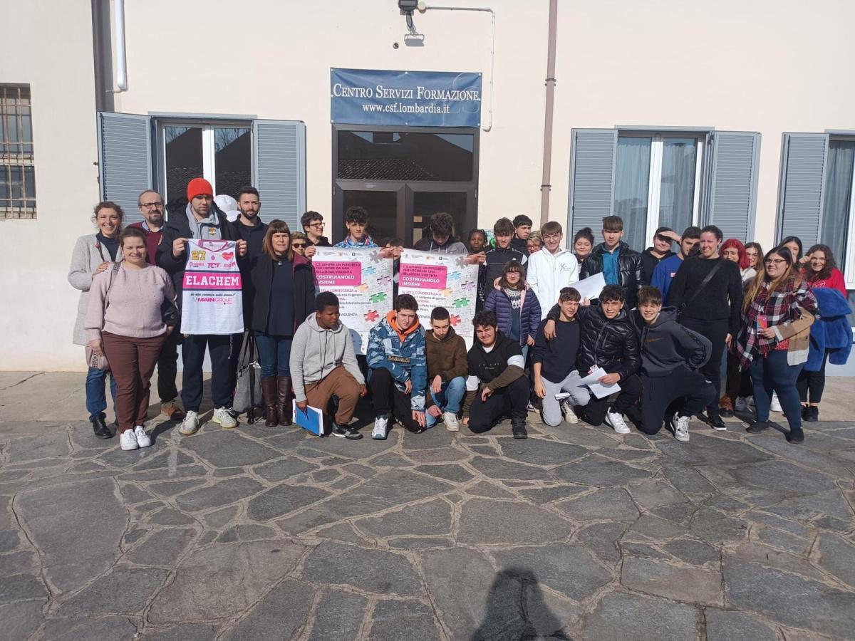 Continuano nelle scuole vigevanesi gli incontri in collaborazione con "Kore Coop. - Donna tutto per te" Continuano nelle scuole vigevanesi gli incontri in collaborazione con "Kore Coop. - Donna tutto per te"