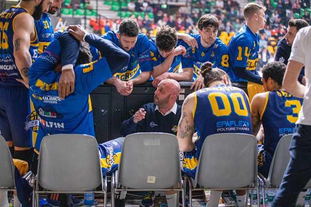 Pansa: "La squadra ha messo in campo l'orgoglio di rimanere in partita fino alla fine" Pansa: "La squadra ha messo in campo l'orgoglio di rimanere in partita fino alla fine"
