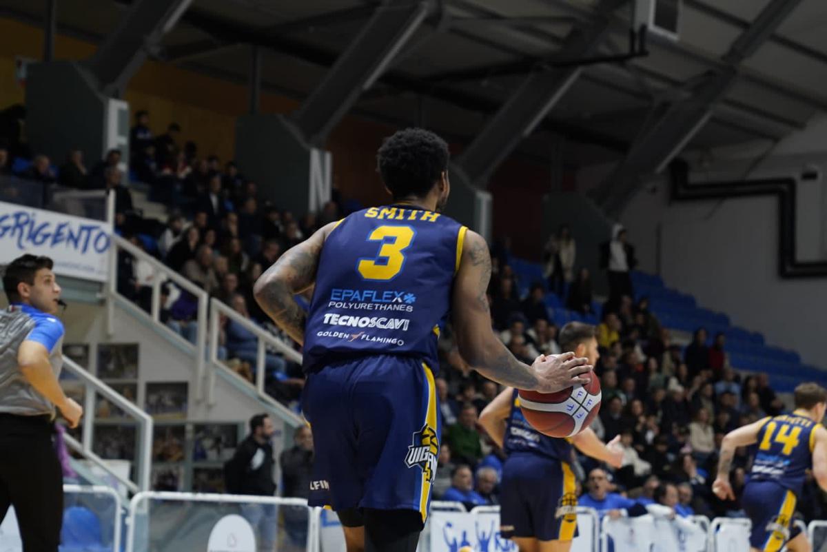 Smith torna in gruppo, Pansa: "Orzinuovi da non sottovalutare, ha ritrovato equilibrio in campo" Smith torna in gruppo, Pansa: "Orzinuovi da non sottovalutare, ha ritrovato equilibrio in campo"