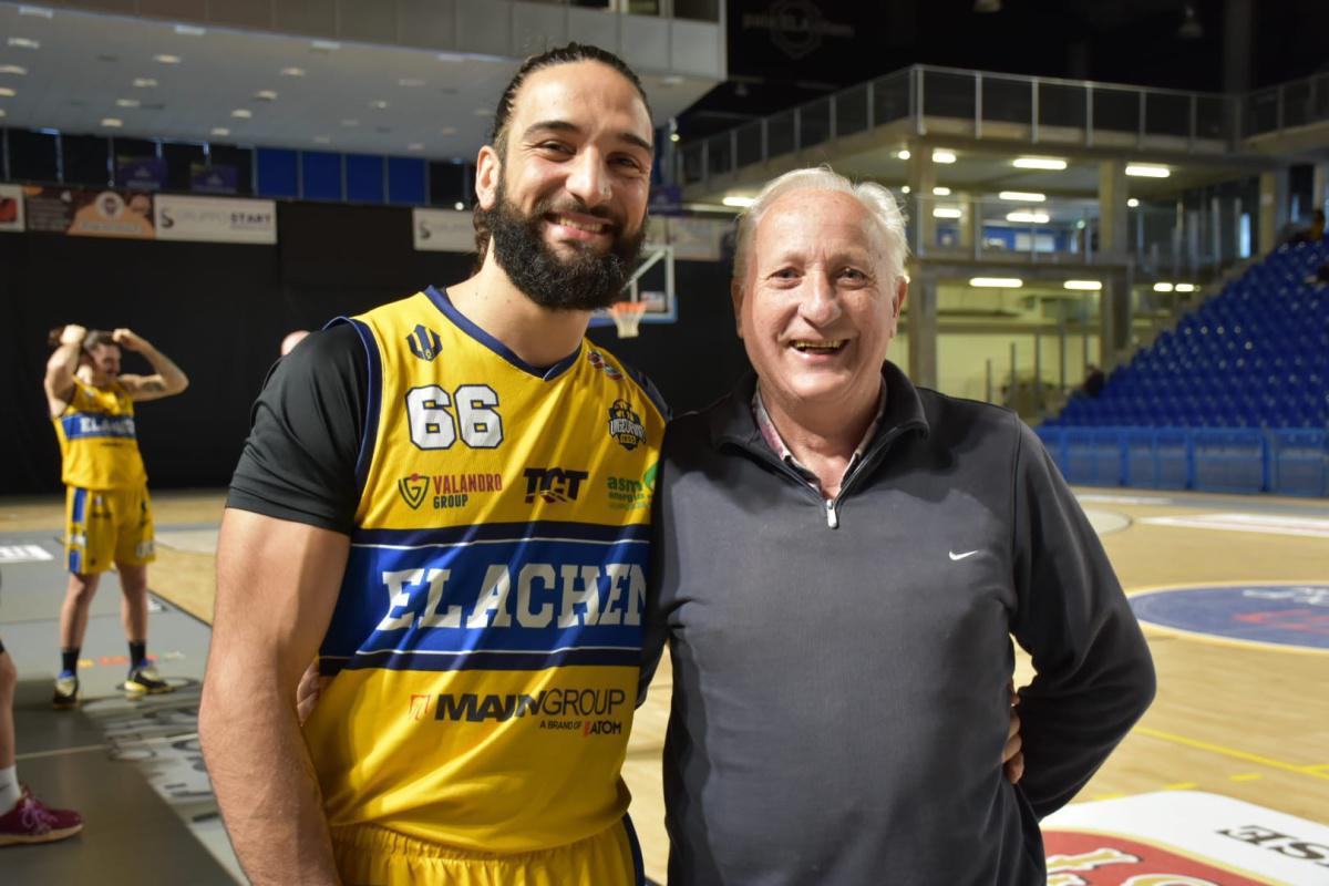 Abbonati "Eroi", sabato 20 aprile la consegna al PalaELAchem delle foto scattate con i giocatori Abbonati "Eroi", sabato 20 aprile la consegna al PalaELAchem delle foto scattate con i giocatori