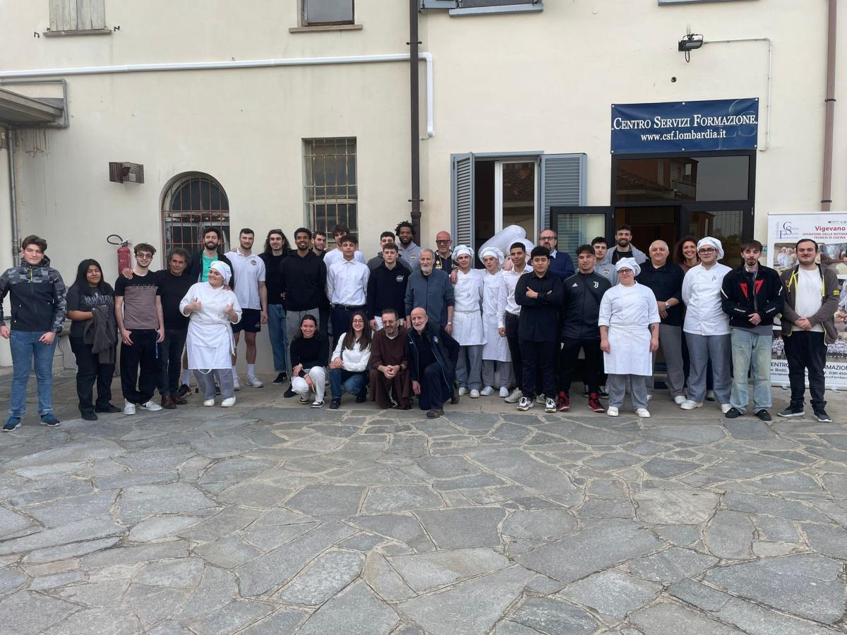 Una cena...speciale con gli studenti del Centro Servizi Formazione di Vigevano Una cena...speciale con gli studenti del Centro Servizi Formazione di Vigevano