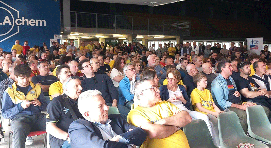 Oltre 400 tifosi al PalaELAchem per sostenere Vigevano in gara-1, appuntamento a martedì Oltre 400 tifosi al PalaELAchem per sostenere Vigevano in gara-1, appuntamento a martedì