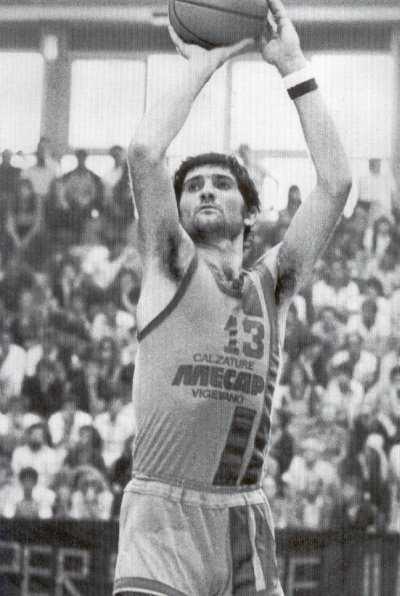 36 anni fa moriva "Lupetto" Claudio Malagoli, protagonista ducale della promozione in A1 36 anni fa moriva "Lupetto" Claudio Malagoli, protagonista ducale della promozione in A1