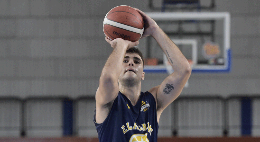 Vigevano si arrende 87-95 a Pesaro dopo un supplementare e chiude al 4° posto il Memorial Bertoluzzi Vigevano si arrende 87-95 a Pesaro dopo un supplementare e chiude al 4° posto il Memorial Bertoluzzi