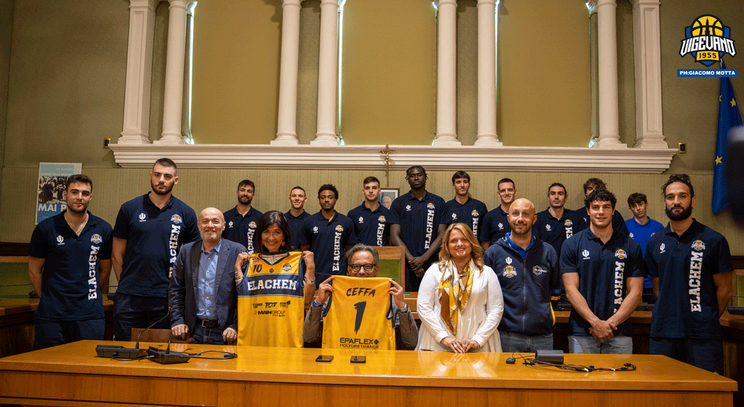 Presentate in Comune le maglie 2024/25 Presentate in Comune le maglie 2024/25