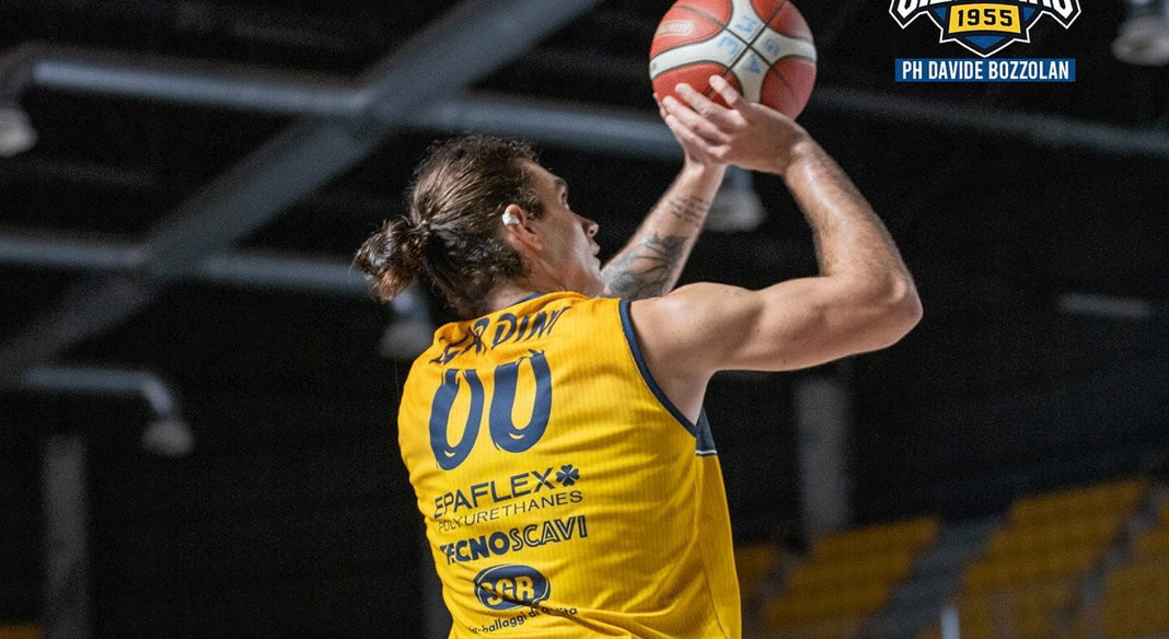 Leardini: "Pronto a dare un ulteriore contributo con un anno di esperienza in più in A2" Leardini: "Pronto a dare un ulteriore contributo con un anno di esperienza in più in A2"