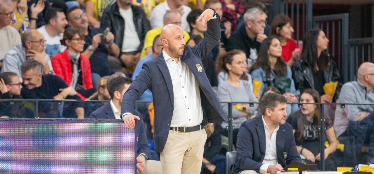 Pansa: "Non parlo degli arbitri, preferisco guardare alla bella prestazione dei miei giocatori" Pansa: "Non parlo degli arbitri, preferisco guardare alla bella prestazione dei miei giocatori"