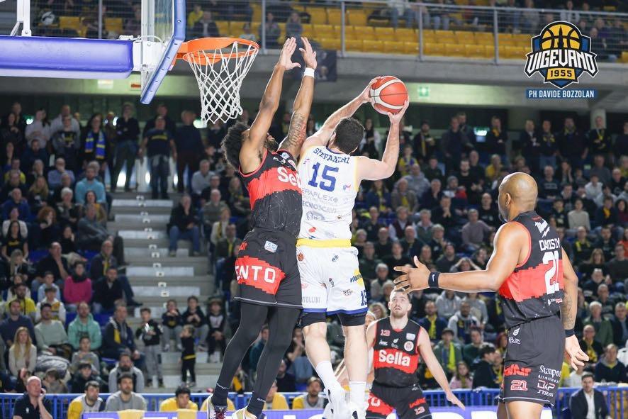 Non basta Stefanini, Cento vince 73-78 a Vigevano
