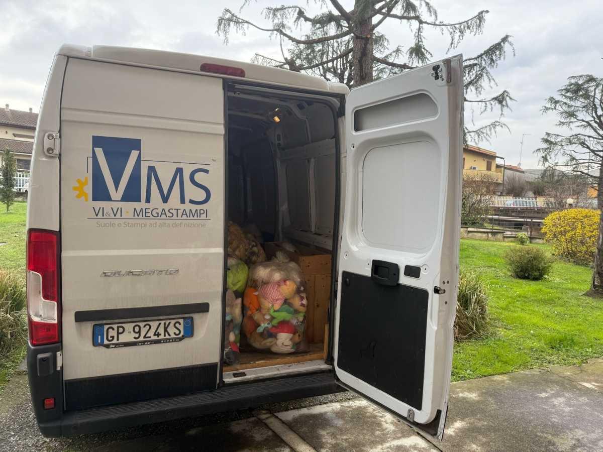 Arrivato a destinazione con VI&VI Megastampi il bottino del "Teddy Bear toss" Arrivato a destinazione con VI&VI Megastampi il bottino del "Teddy Bear toss"