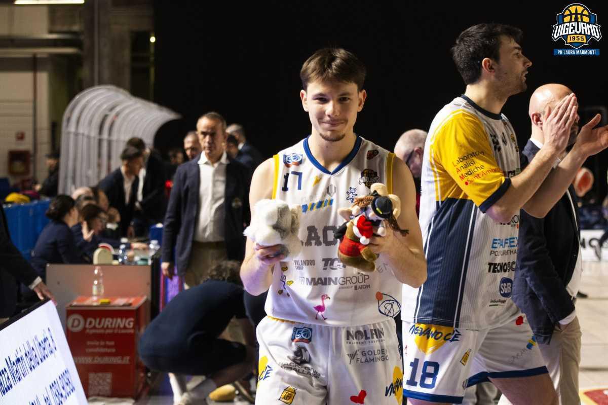 Parte l'asta delle maglie special edition di "Nuova Pallacanestro Vigevano 1955 per Soleterre" 