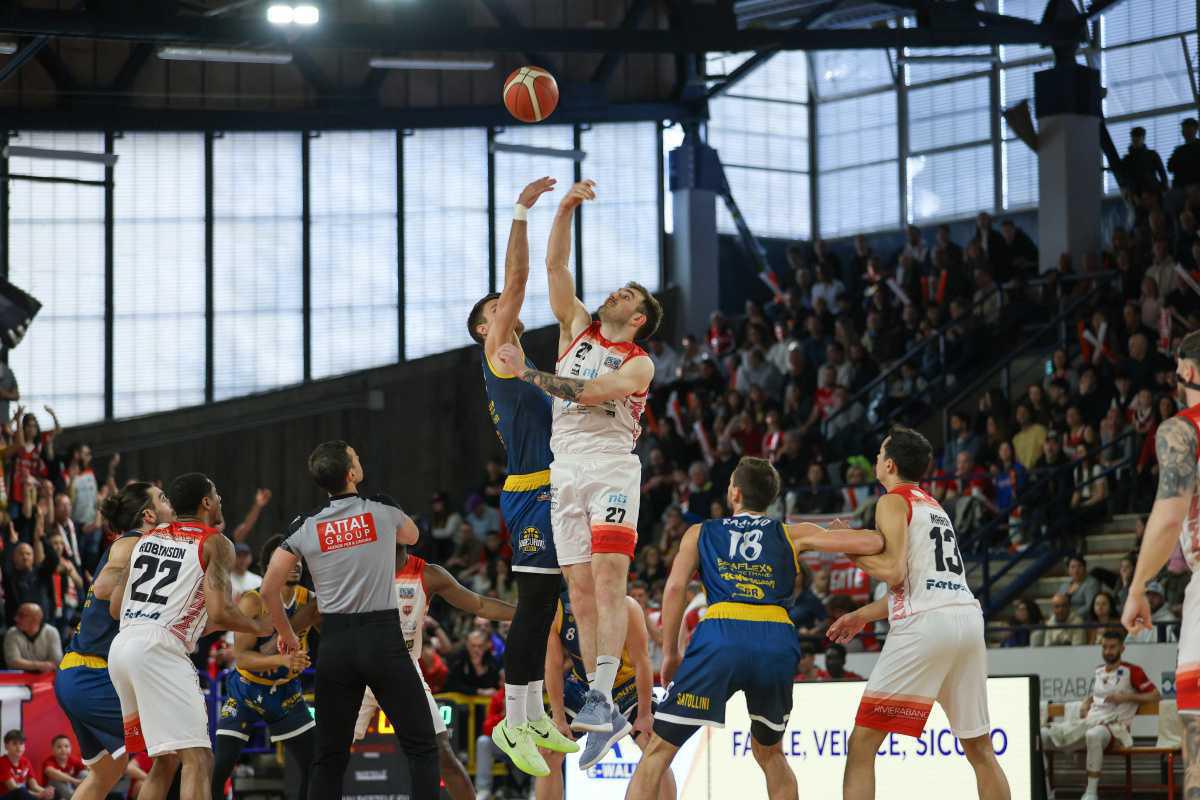 Marini è straripante, Vigevano regge 25' ma alla fine si arrende 87-71 Marini è straripante, Vigevano regge 25' ma alla fine si arrende 87-71