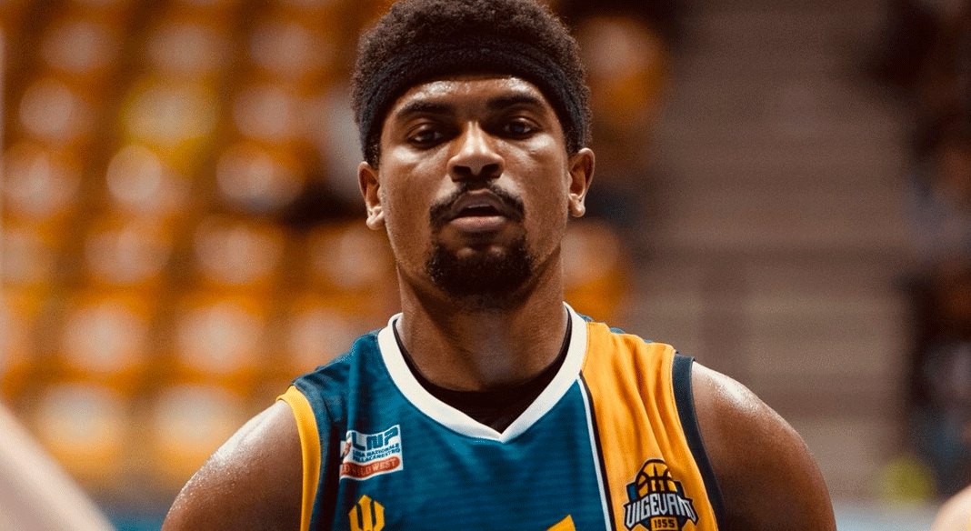 Francis: "Squadra e società mi hanno fatto sentire a casa, contro Livorno pensiamo una gara alla volta" Francis: "Squadra e società mi hanno fatto sentire a casa, contro Livorno pensiamo una gara alla volta"