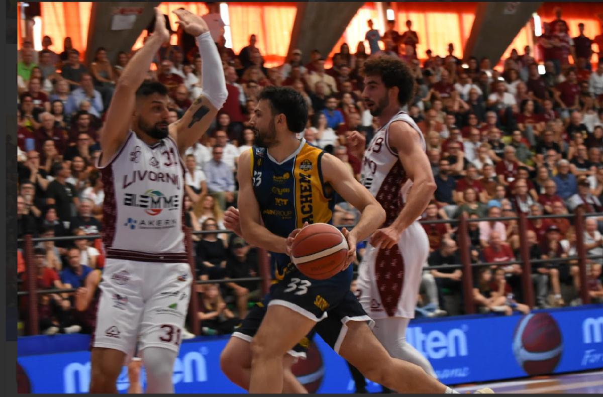Playoff/playout: Bologna batte Cantù e va sull'1-2