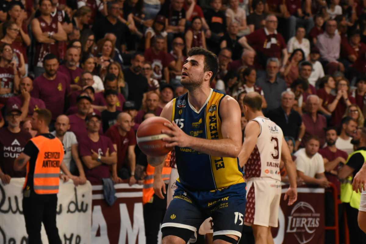 Le magie di Banks condannano Vigevano: Livorno vince la serie 3-2 Le magie di Banks condannano Vigevano: Livorno vince la serie 3-2