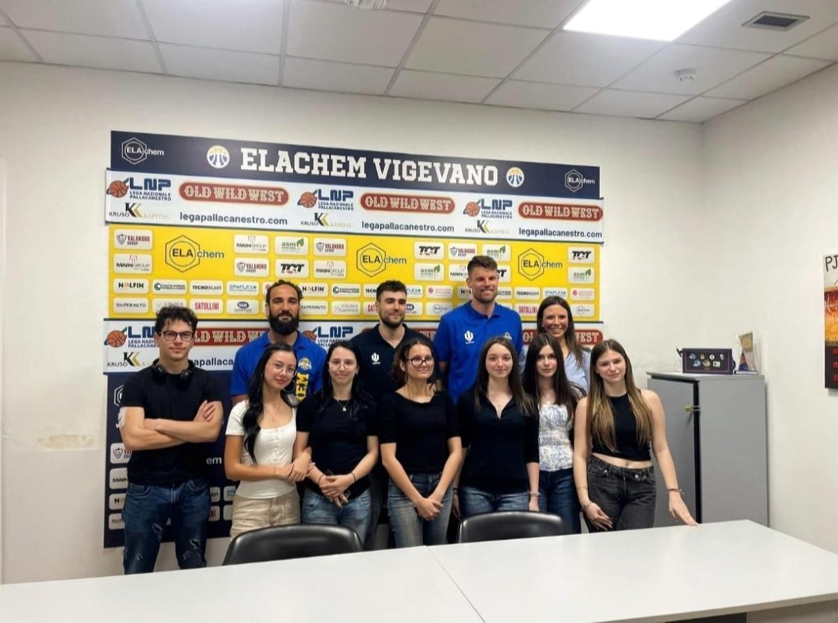 Giornalismo sportivo in campo: gli studenti della 3LL incontrano Vigevano 1955