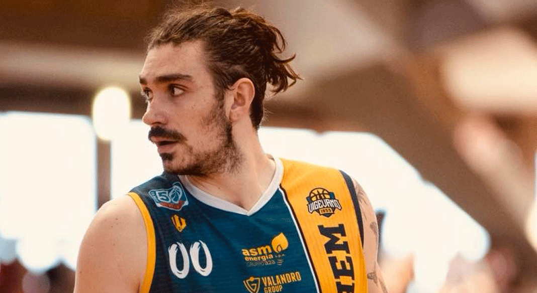 Vigevano 1955 saluta e ringrazia Giacomo Leardini, grande dentro e fuori dal campo Vigevano 1955 saluta e ringrazia Giacomo Leardini, grande dentro e fuori dal campo