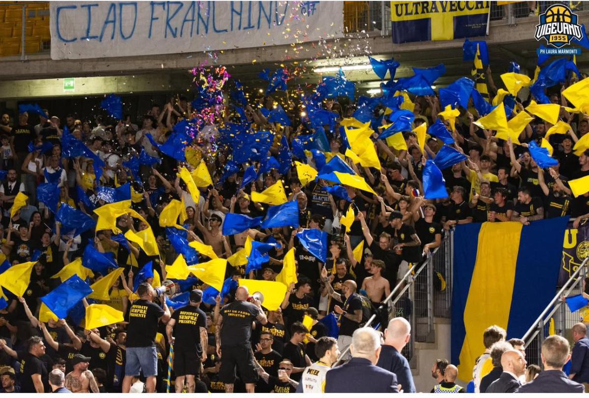 Continuiamo a crescere, fatelo insieme a noi Continuiamo a crescere, fatelo insieme a noi