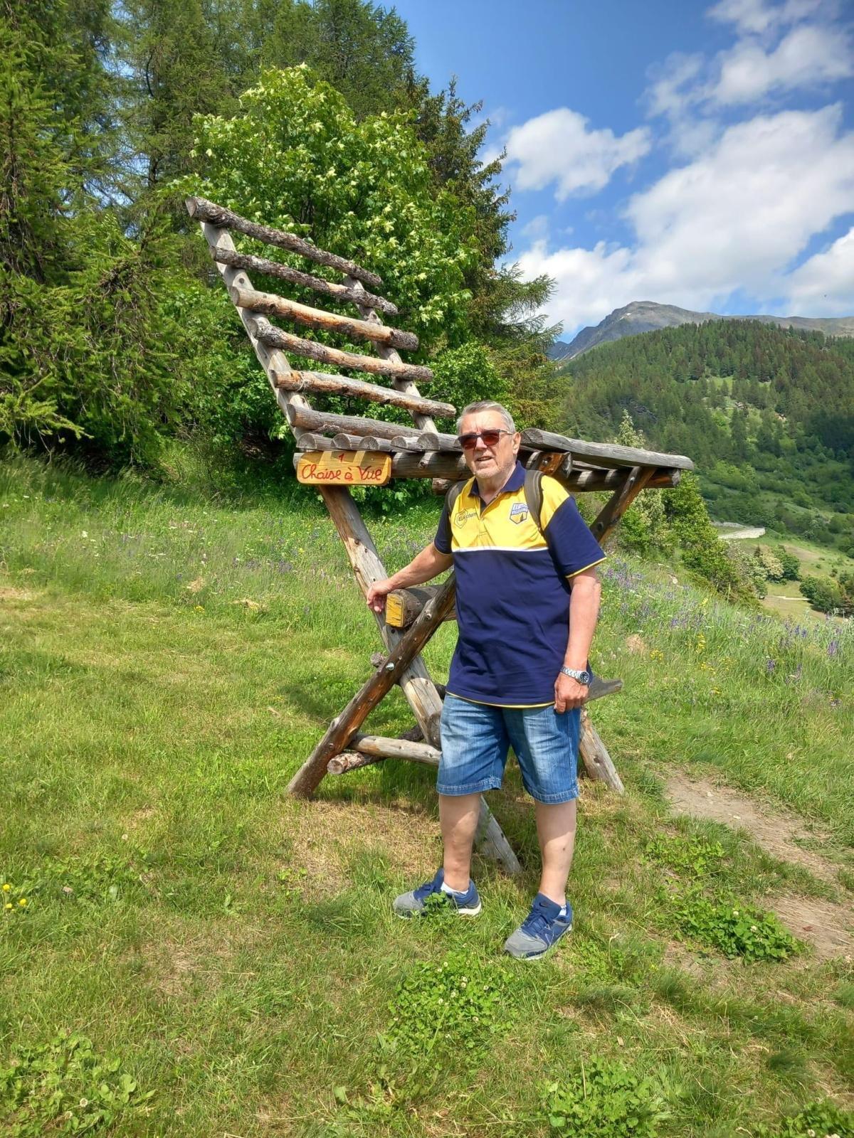 Estate, tempo di vacanze! Inviateci foto, video e messaggi con i colori gialloblu!