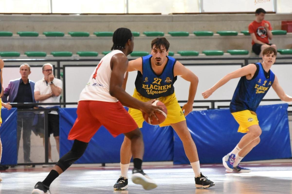 Legnano batte Vigevano 79-67 nel quinto test prestagionale. Ansia per Boglio