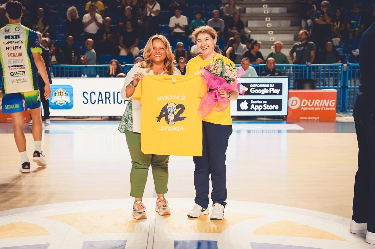 Una domenica di forti emozioni al palaELAchem per i tifosi gialloblu con Mitch e Gloria Una domenica di forti emozioni al palaELAchem per i tifosi gialloblu con Mitch e Gloria