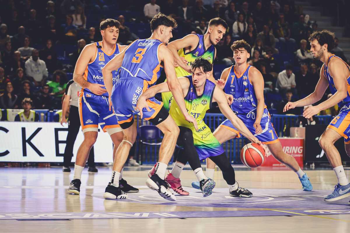 Verazzo: "Ottimo primo tempo, poi abbiamo mollato la presa e non deve accadere" Verazzo: "Ottimo primo tempo, poi abbiamo mollato la presa e non deve accadere"