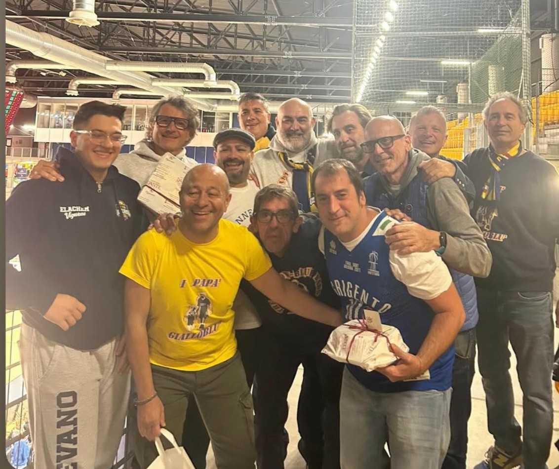 Quando vince il tifo: appassionati vigevanesi e agrigentini insieme all'insegna del rispetto  Quando vince il tifo: appassionati vigevanesi e agrigentini insieme all'insegna del rispetto