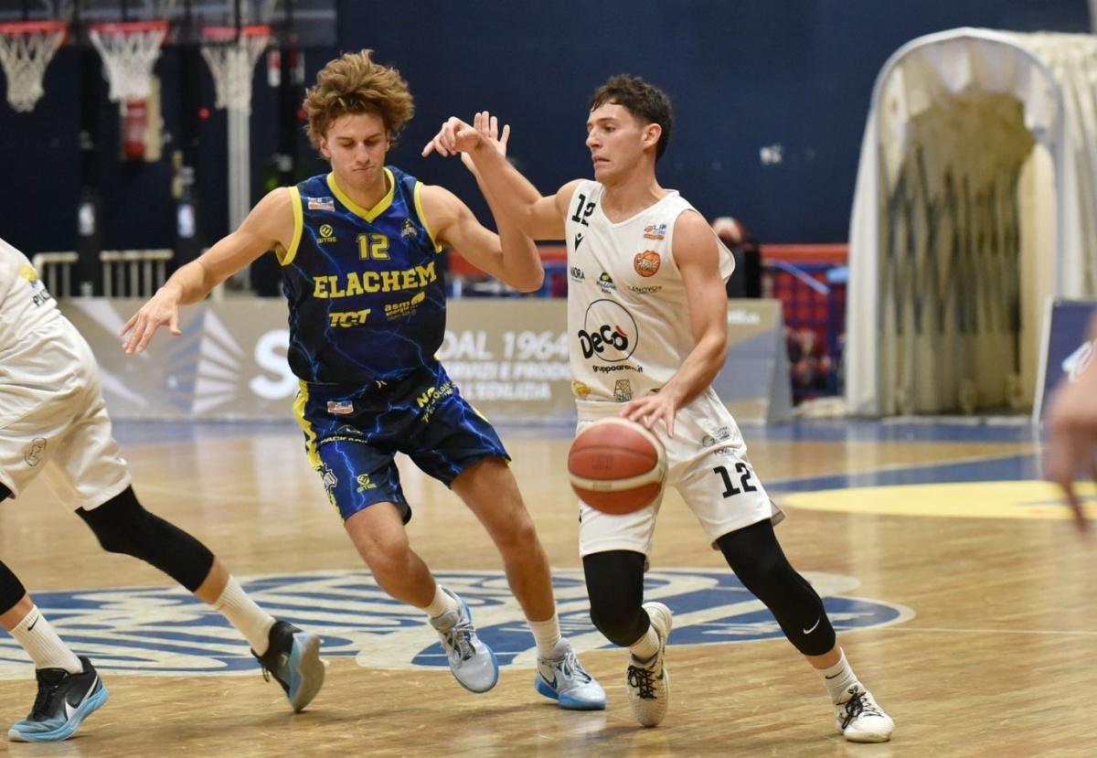 Vigevano soffre ma vince contro Piazza Armerina per 84-87: è la seconda vittoria di fila Vigevano soffre ma vince contro Piazza Armerina per 84-87: è la seconda vittoria di fila