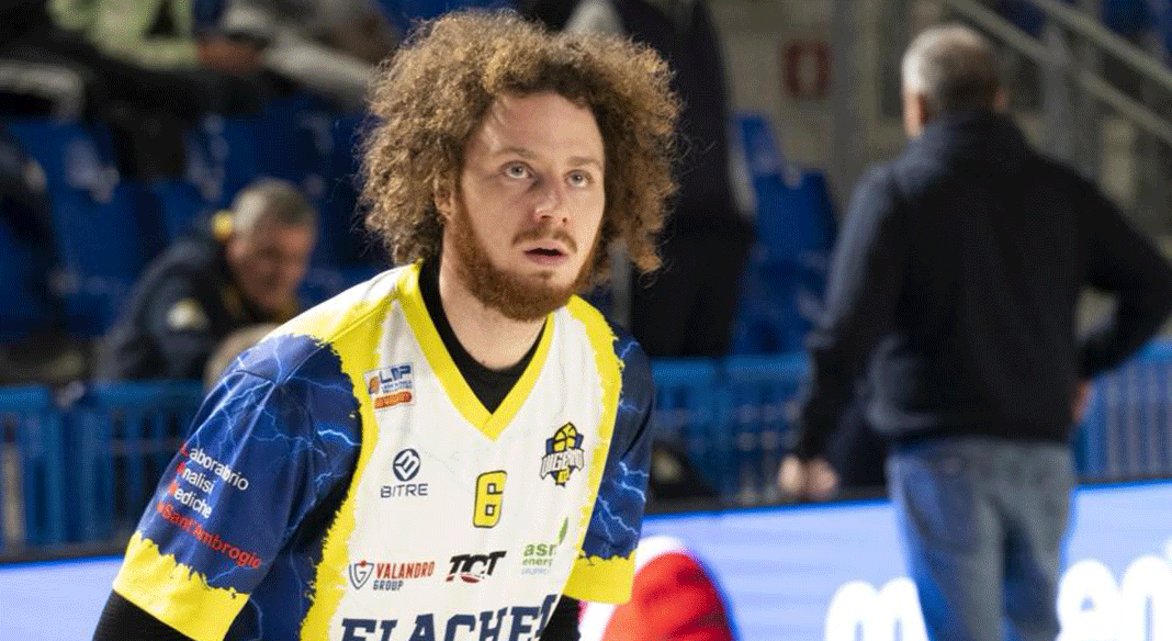 Cucchiaro ex di lusso contro Vicenza: "Tre anni stupendi, ma noi vogliamo chiudere bene questo mini tour" Cucchiaro ex di lusso contro Vicenza: "Tre anni stupendi, ma noi vogliamo chiudere bene questo mini tour"